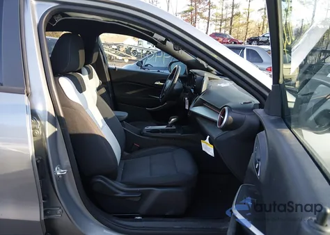 2025 Chevrolet Trax Fwd 1Rs z USA, uszkodzony, nr VIN KL77LGEP0SC118729